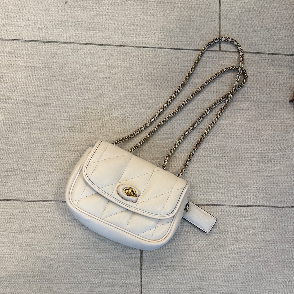 Elegant Cream Quilted Chain Bag